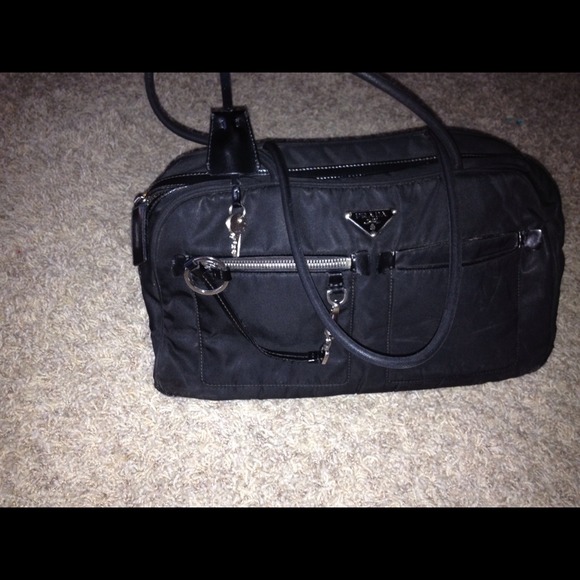 🌟Resvd🌟 Prada Auth Lock & Key Lampo/riri Black - Picture 1 of 4