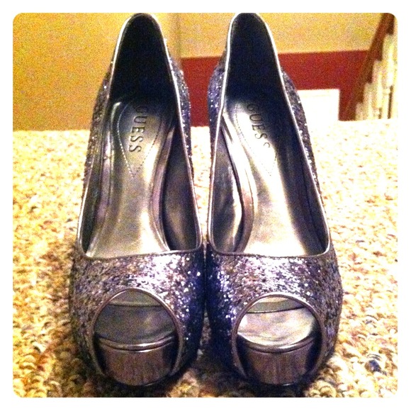BRAND NEW Super Cute Sparkly Guess Heels!