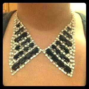 Collar necklace