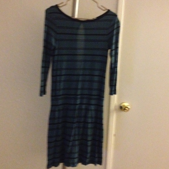 Green dress with black stripes, - Picture 1 of 2