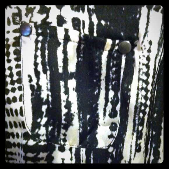 ❌SOLD Black and White Racer Back Tank