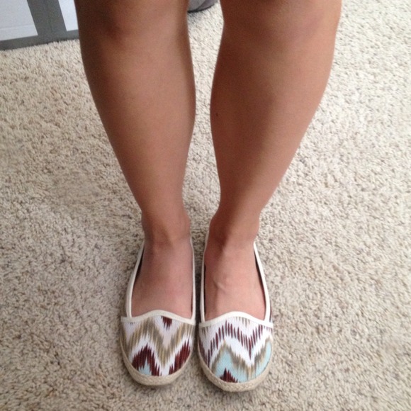 WETSEAL Flats - Picture 3 of 3