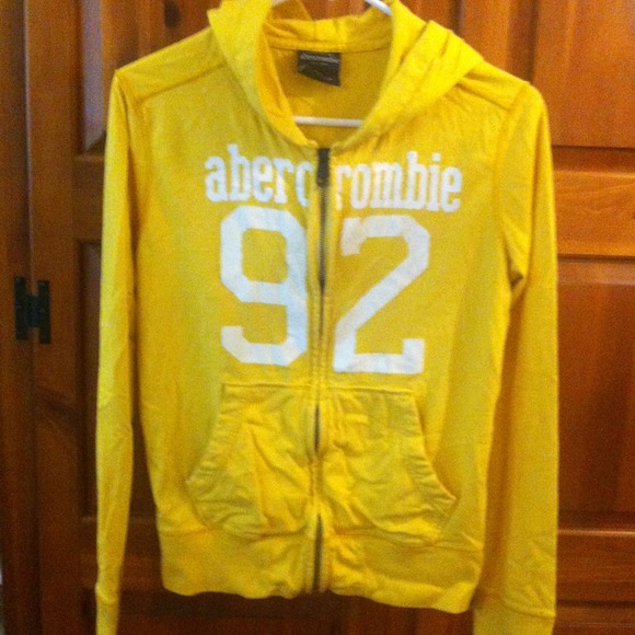 💛*SOLD*Abercrombie sweater