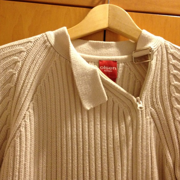 Ribbed oatmeal colored sweater - Picture 2 of 3