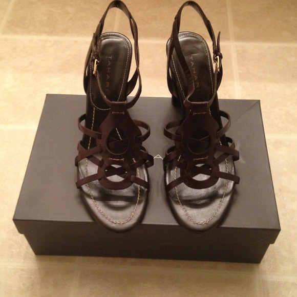 Reduced! Tahari  sandals