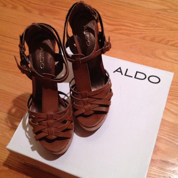 💢Reduced💢 Bnwt Aldo Platforms