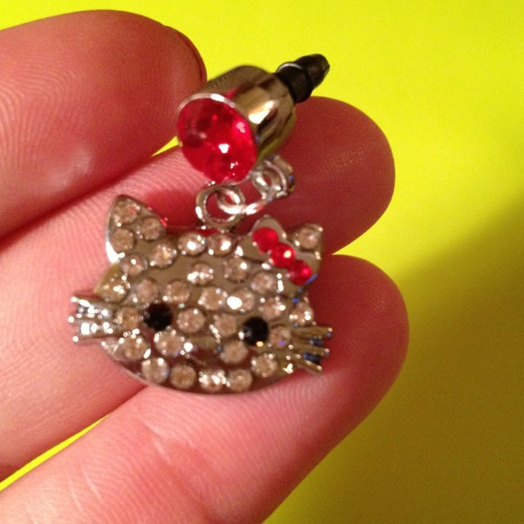 Hello Kitty Bling💋 - Picture 2 of 3