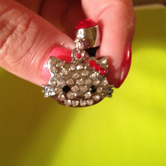 Hello Kitty Bling💋 - Picture 3 of 3