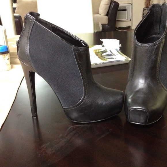 Jessica Simpson booties
