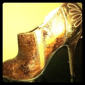 Frank mora heels