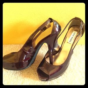 💢Reduced💢Steve Madden burgundy backstrap pumps
