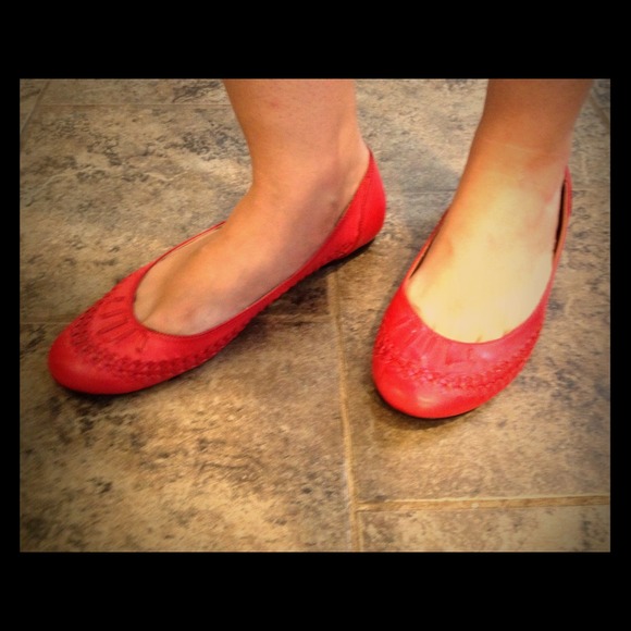 ON HOLD Red flats with woven patern