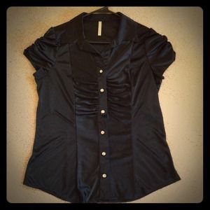 💢Reduced💢Black crystal button Top