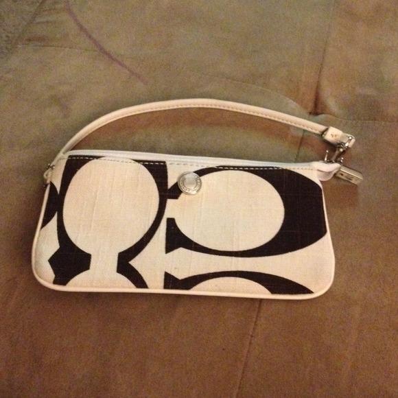$$$&sold$$$$Coach clutch, bought in St. Thomas