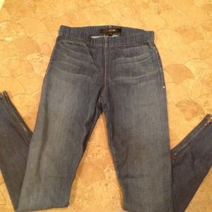 Joe's: Leggings. Fits a 21-25" waist.