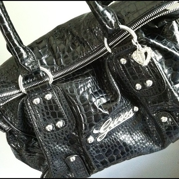 Black GUESS Purse - Picture 1 of 2
