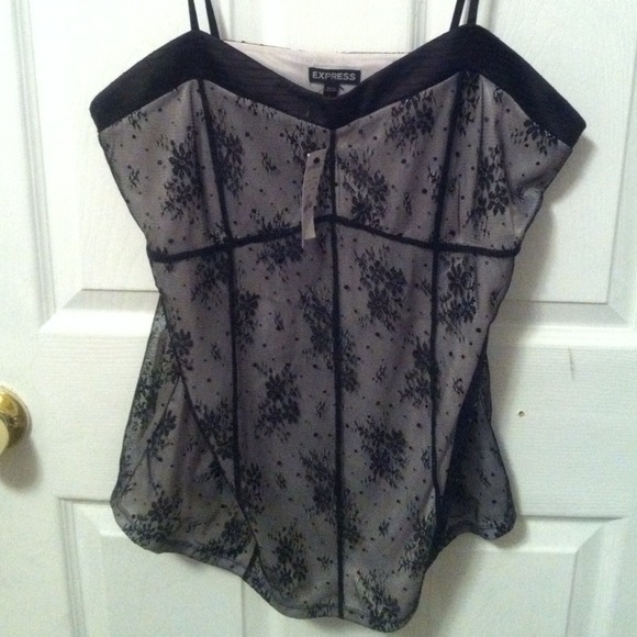 Express Tops - 🌟Beautiful Express top✨reduced✨