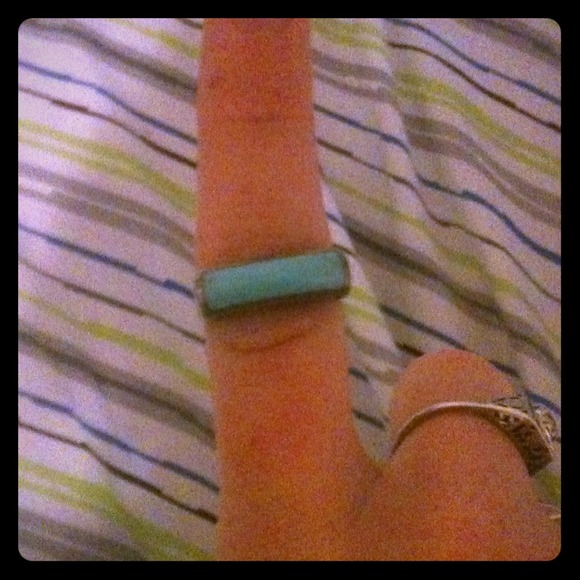 A ring - Picture 1 of 1