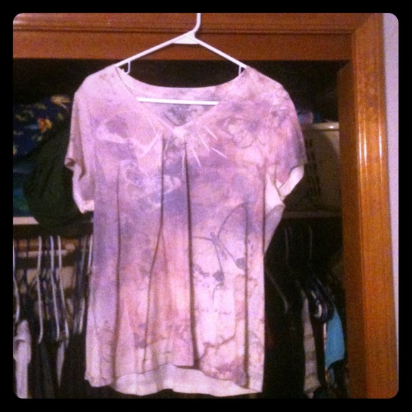 A shirt - Picture 1 of 1