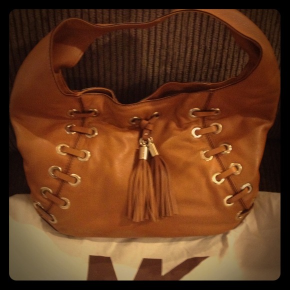 🌟NWOT Michael Kors Handbag🌟Price cut✂