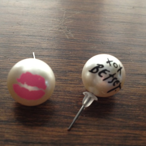 🔴SOLD🔴Betsey Johnson Inspired Earrings