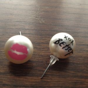 🔴SOLD🔴Betsey Johnson Inspired Earrings