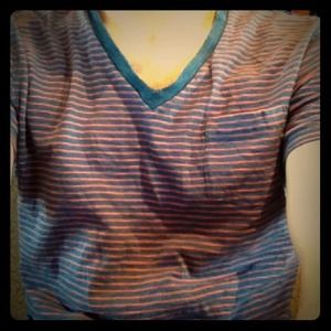 Express men's v-neck t-shirt with breast pocket.