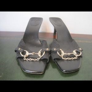 RESERVE❄❄NEW YEARS SALE!! Gucci sandals