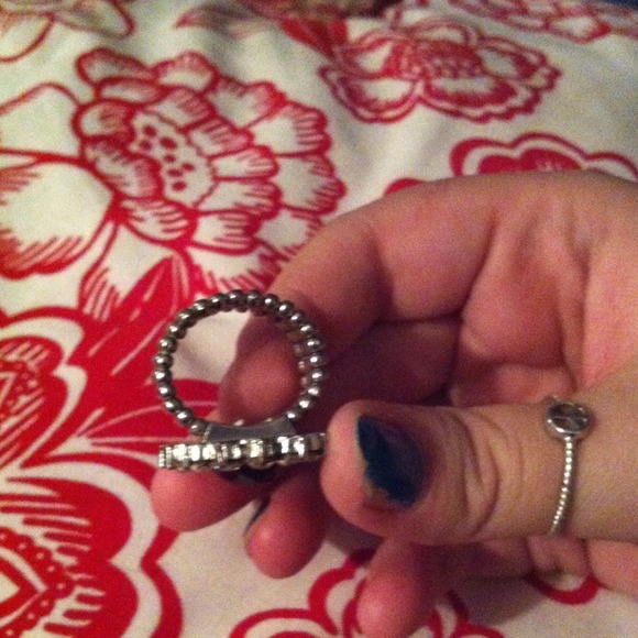 Fake ring - Picture 3 of 3
