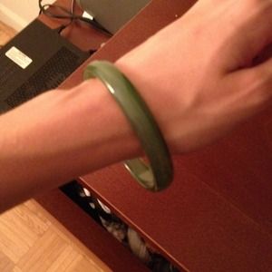 Real Jade bracelet. Good luck, good health !