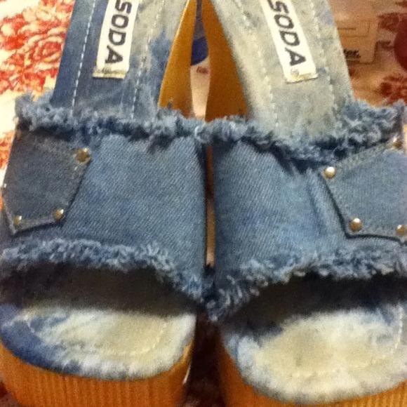 💢Sold💢soda brand wedge