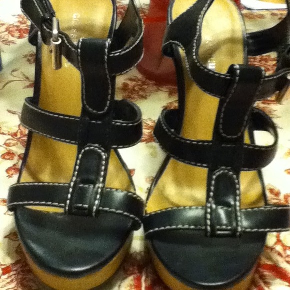 💢Sold💢Classified brand wedge