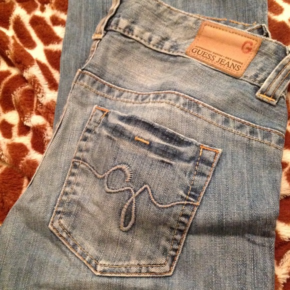 🍁🍃🍂Authentic Guess jean straight fit blue