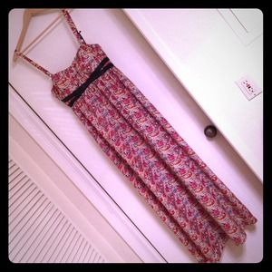 ****SOLD***** NWT- Super cute floral maxi dress