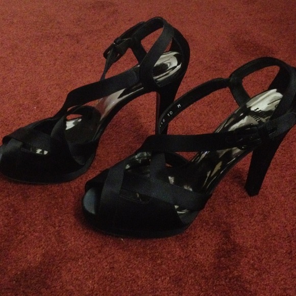 Stuart Weitzman Platform Black Cross Heels 10 - Picture 2 of 4