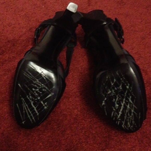 Stuart Weitzman Platform Black Cross Heels 10 - Picture 4 of 4