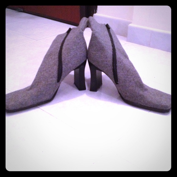 Nine west Gray boots with heels