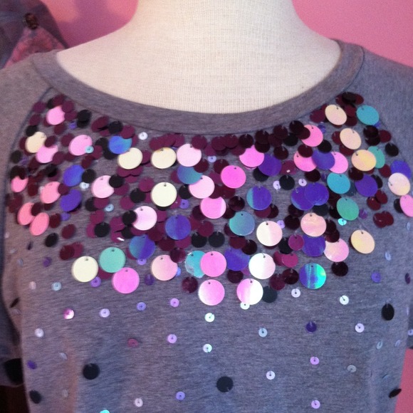 Crop Top - Picture 2 of 3