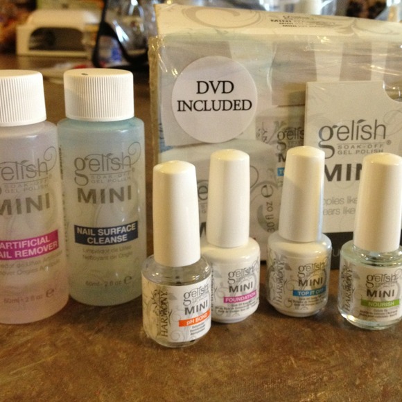 Sally Beauty Gelish nails mini kit.