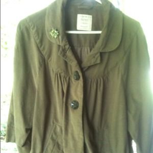 Lightweight Olive Green Jacket With Pin