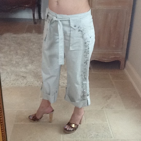 REDUCED CACHE' Beaded & Sequined CAPRI Pants