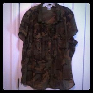 Button down green camouflage top