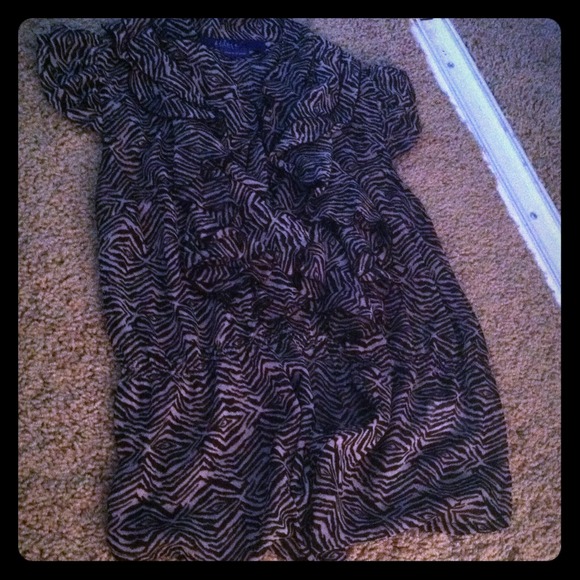 Short sleeve ruffle top zebra print