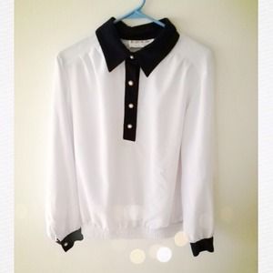 Vintage pearl button top with navy collar