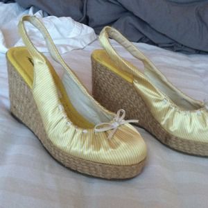 Yellow wedges