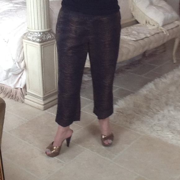 REDUCED Nice Black/Brown Print CAPRIS