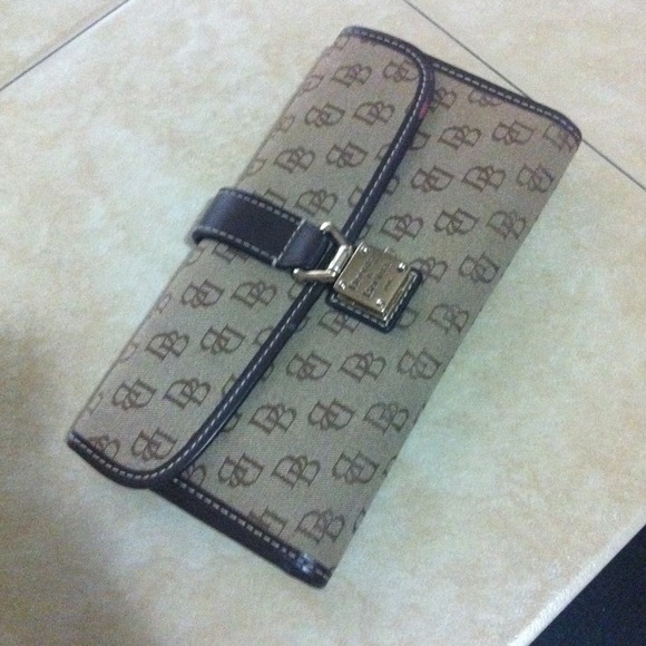 D&B authentic wallet