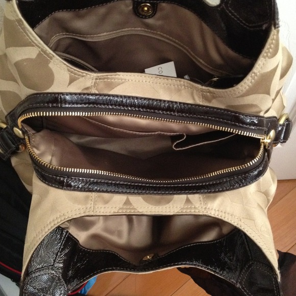 Authentic Coach purse! - Picture 3 of 3