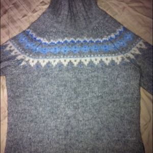 Abercrombie && Fitch long sleeve crop top sweater