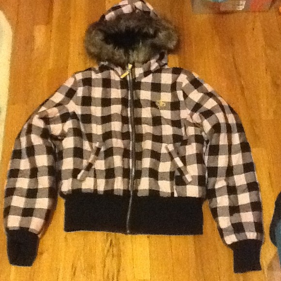 Reversible checkered pink and black coat!